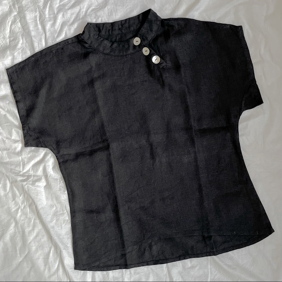 Pure Linen top with mother of pearl buttons - Picture 3 of 5